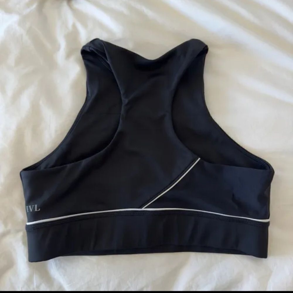 IVL Collective | Revolve | Curve Sports Bra in Jet Black & Brilliant White - Picture 5 of 7